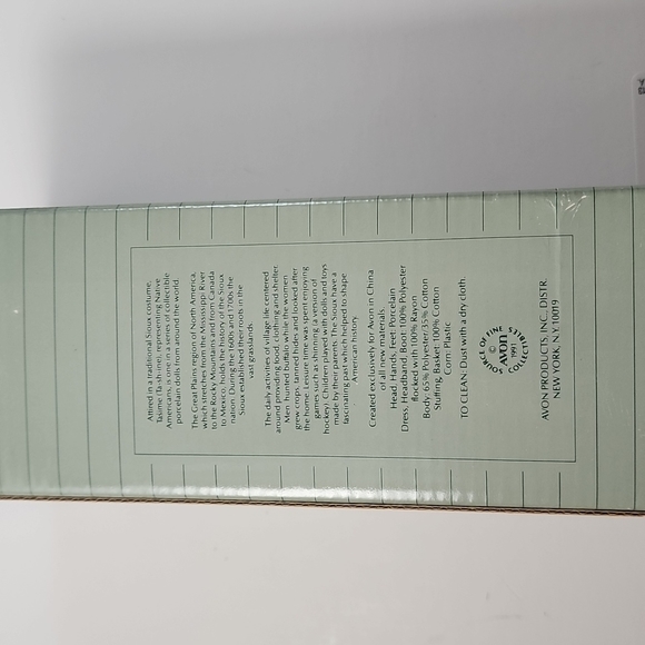 Avon International Porcelain Doll Tasime - Picture 3 of 3